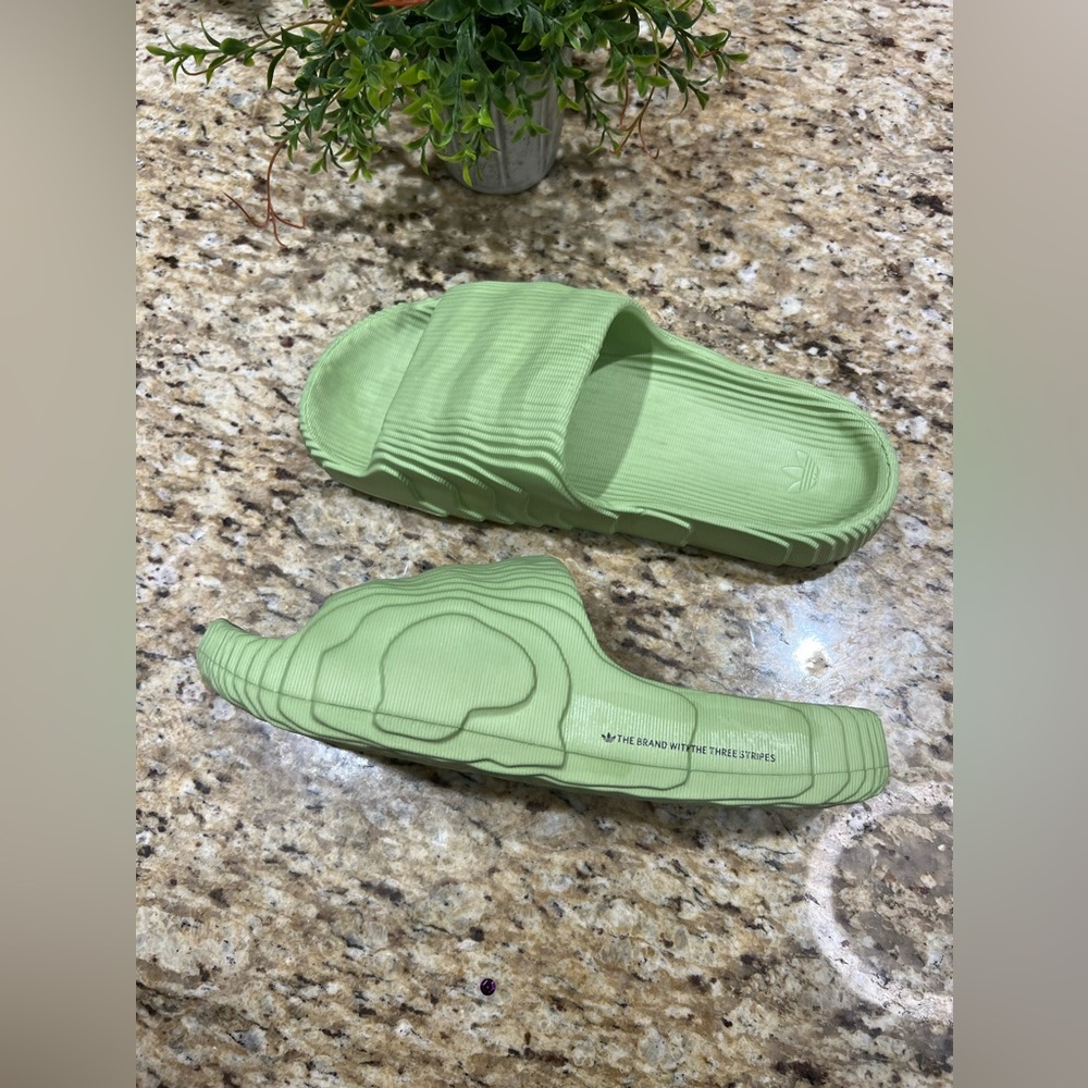 Adidas Originals Adilette 22 Slides Magic Lime EUR 43/ US 9